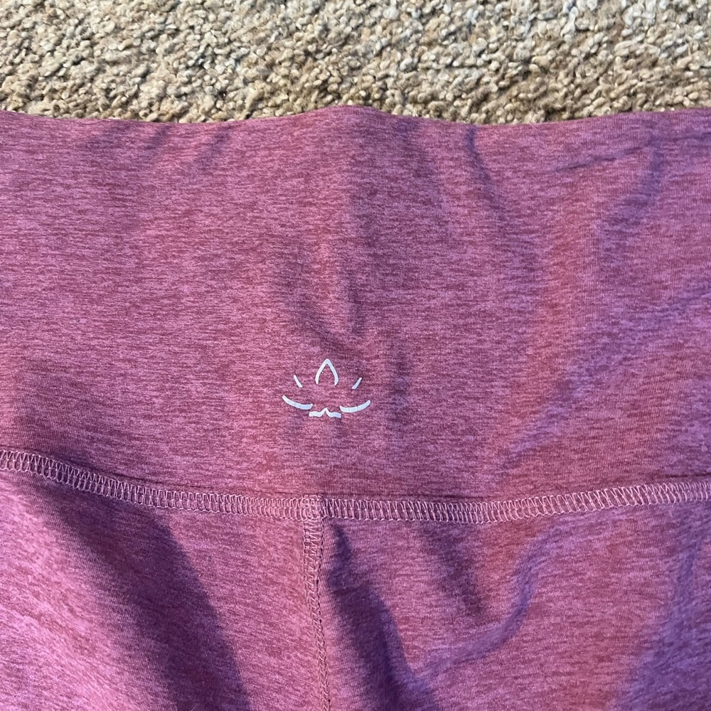 Beyond Yoga - Spacedye Caught in the Midi Legging - Pale Plum Heather - Small - Picture 4 of 8